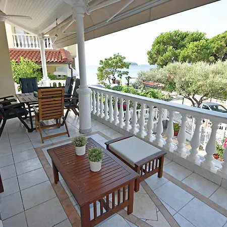 Hello Villa Palaiontsiflikion